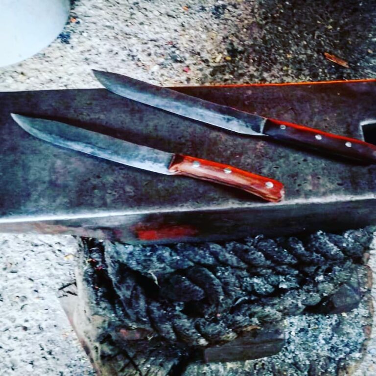 41504932_326505971435408_6936168076904836393_n